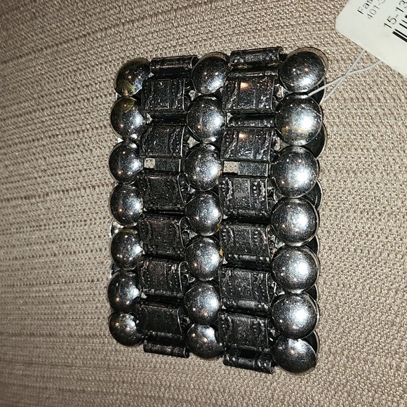 New Fashion Accents Antique Silver-Tone Bracelet - Picture 6 of 9